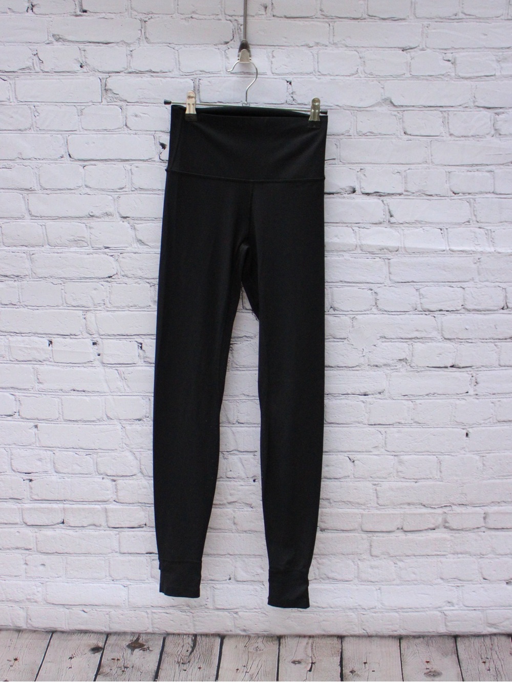 Savvi Crane Black Stirrup Leggings Size Small